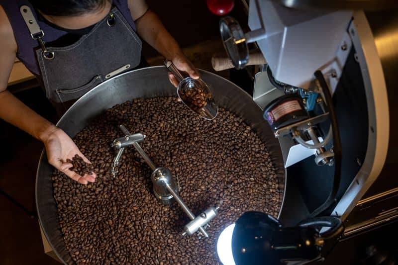 coffee-beans-are-roasted-in-Vietnam